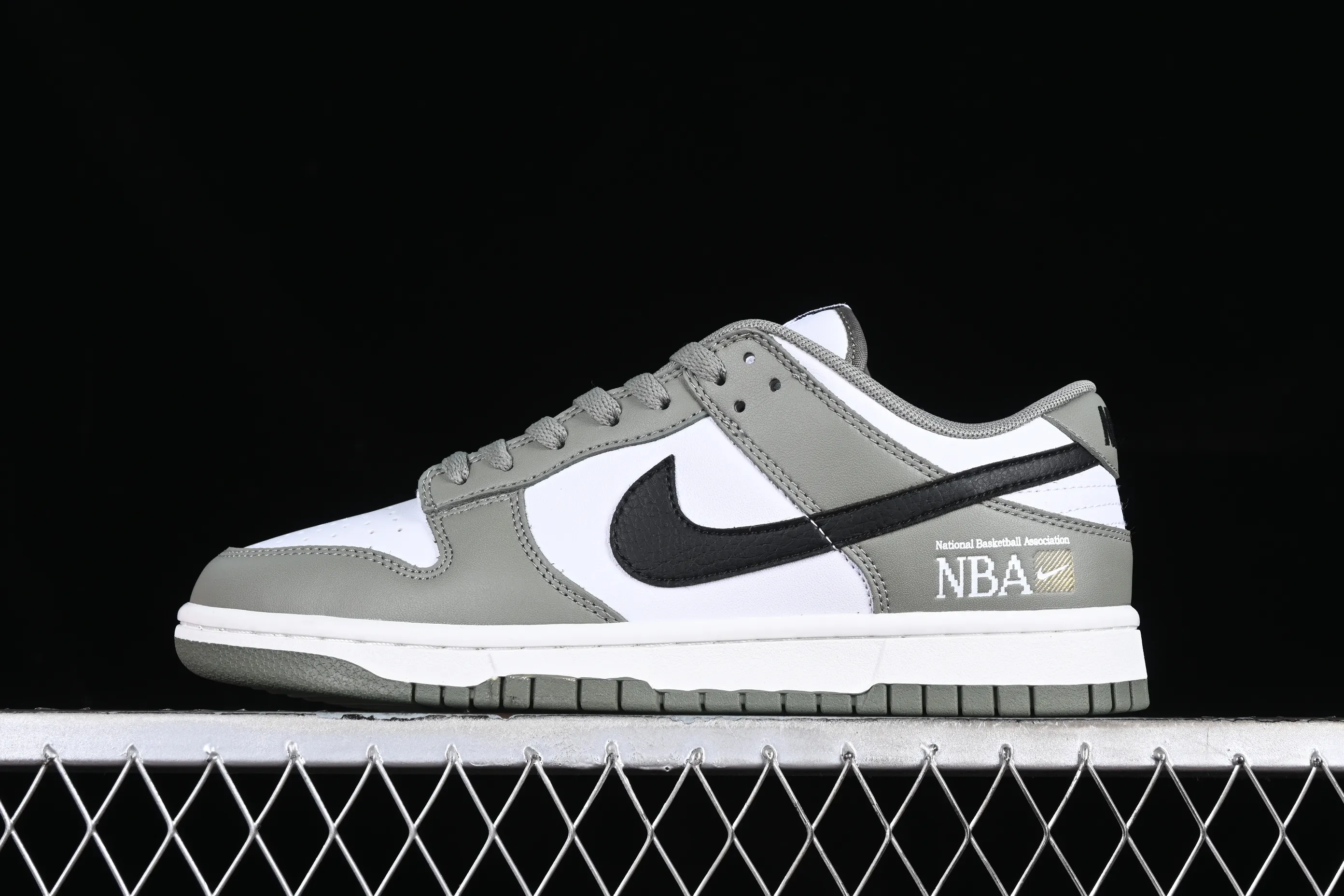 All Categories Nk SB Dunk Series Nk SB Dunk Low Low-top sneakers N version Nk Dunk Low "Paris" NBA Paris Game SB low-top casual sneakers FZ4624-001